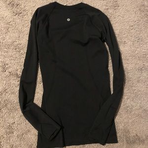 SWIFTLY LULULEMON size 6 black long sleeve edited**